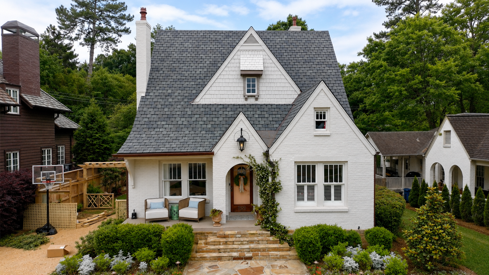 Residential home with a new architectural shingle roof, Birmingham metro